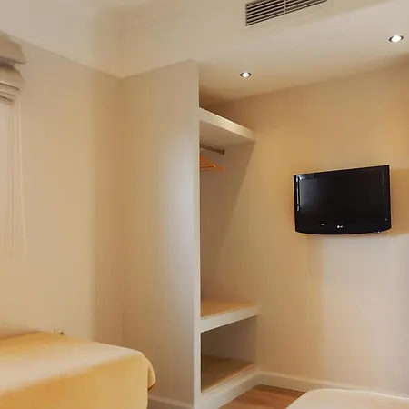 ιρισ/iris Aparthotel *