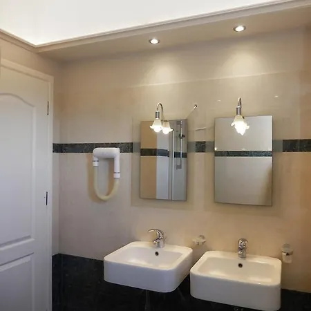 ιρισ/iris Aparthotel