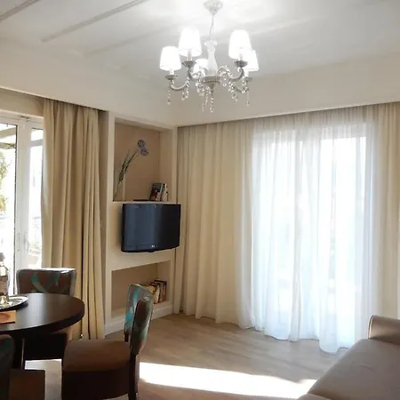 Aparthotel ιρισ/iris *