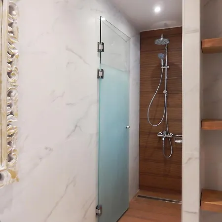 ιρισ/iris Aparthotel *