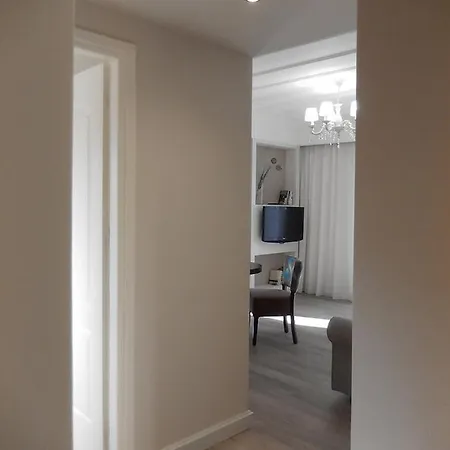 Aparthotel ιρισ/iris *