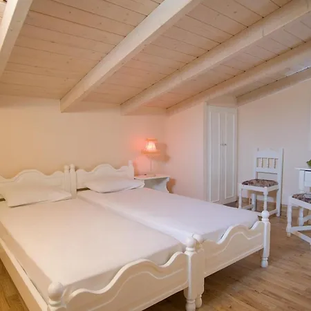 ιρισ/iris Aparthotel *